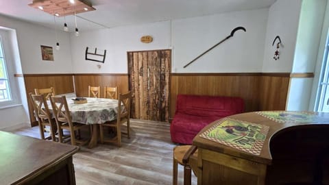 Maison 10 personnes Chez Perrine et Nicolas House in Auvergne-Rhône-Alpes