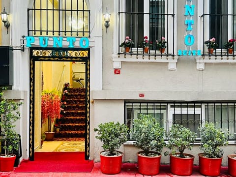 Property building, Facade/entrance