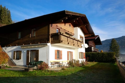Property building, Garden, Balcony/Terrace