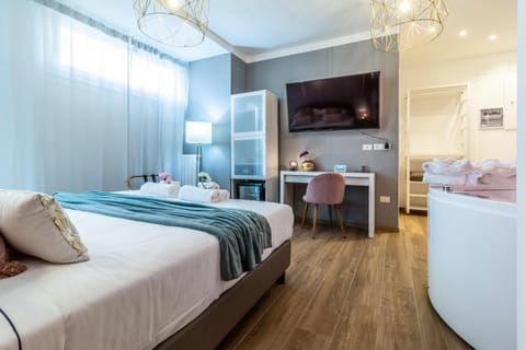 4 Star Suite SPA - Self Check-In Bed and Breakfast in Bologna