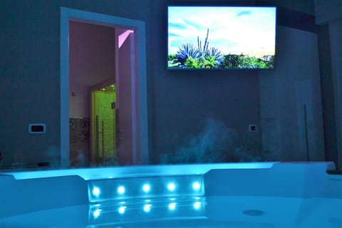 Hot Tub, Spa and wellness centre/facilities