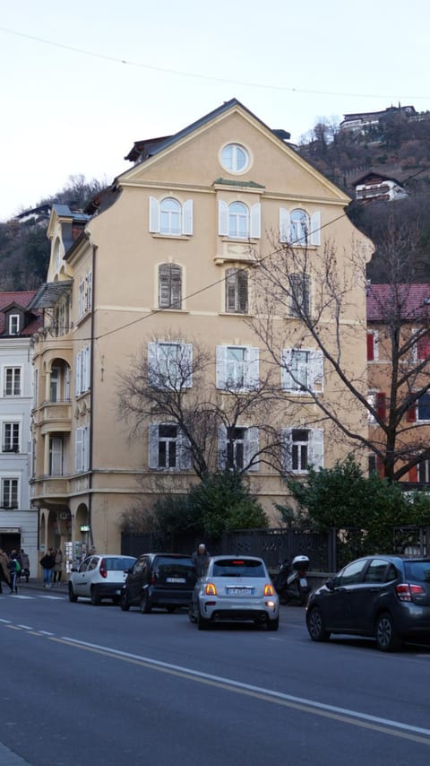 Property building, Street view