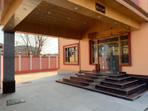 Property building, Facade/entrance