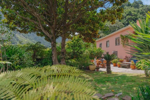 Property building, Day, Summer, Garden, Garden view