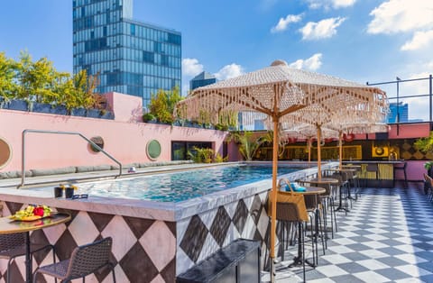 Pool view, Swimming pool, soundproof