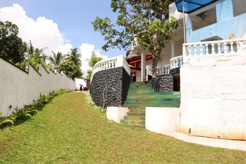 Property building, Facade/entrance, Garden