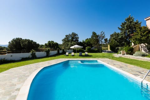 Day, Garden, Garden view, Pool view, Swimming pool, sunbed
