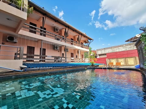 Property building, Swimming pool