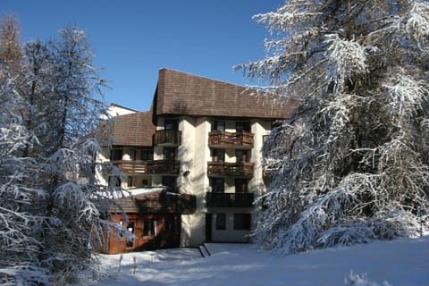 Facade/entrance, Winter