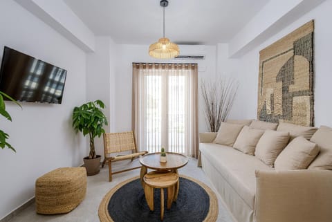 TV and multimedia, Living room, Seating area, air conditioner