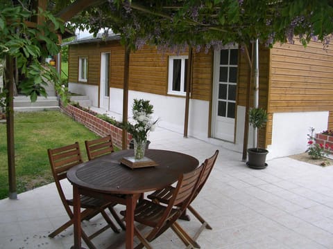 Patio, Facade/entrance