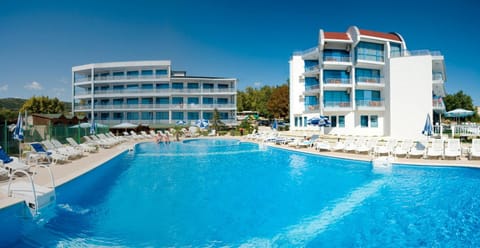 Day, Swimming pool, Swimming pool