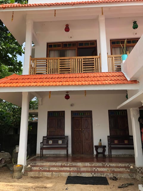Property building, Facade/entrance, Balcony/Terrace