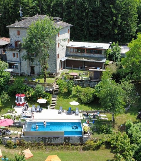 Property building, Bird's eye view, Garden, View (from property/room), Garden view, Swimming pool