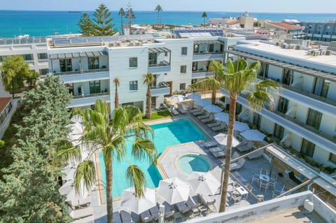 Property building, Day, Beach, City view, Pool view, Swimming pool, Location, sunbed