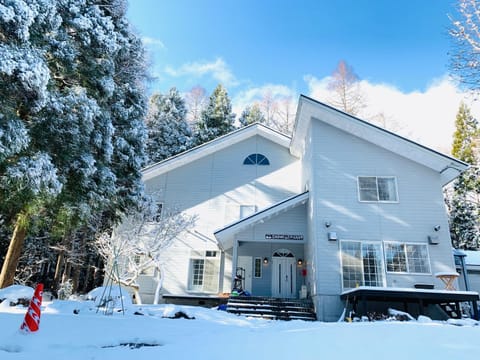 Property building, Winter