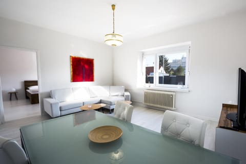 Living room, Seating area, Dining area