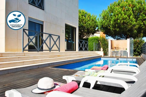 Property building, Swimming pool