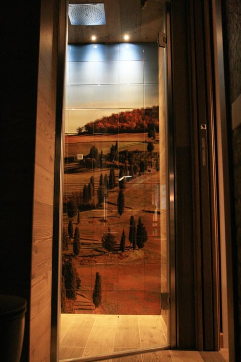 Shower, Photo of the whole room