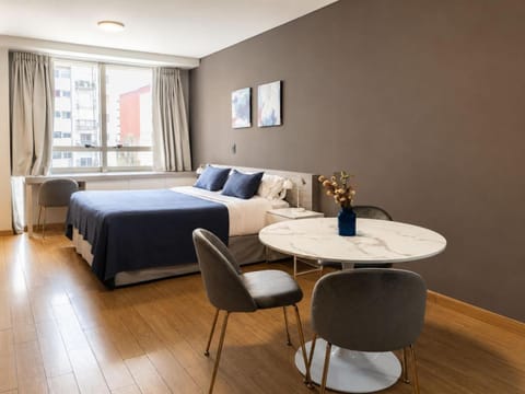 Bed, Living room, Photo of the whole room, Seating area, Bedroom