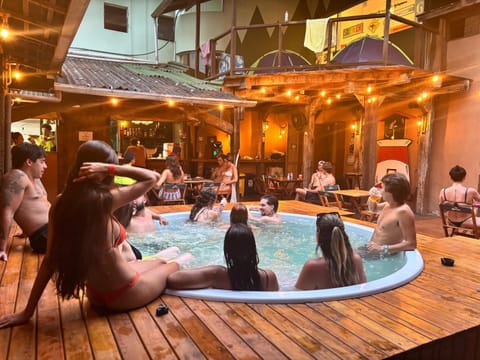 People, Hot Tub