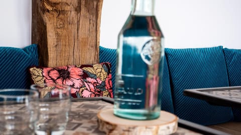 Restaurant/places to eat, Lounge or bar, Banquet/Function facilities