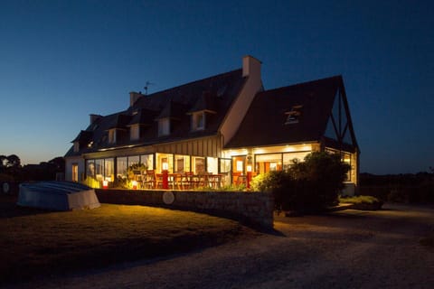 Property building, Balcony/Terrace, Bedroom, Sea view, Dinner