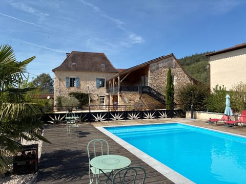 Property building, Swimming pool