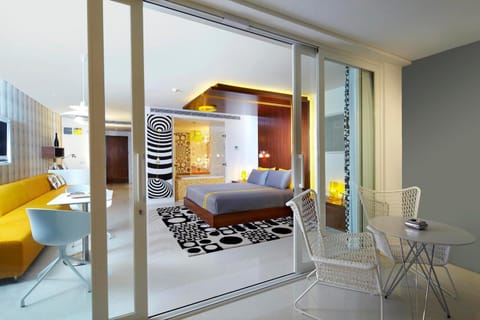 Bed, Balcony/Terrace, Photo of the whole room, Seating area, Bedroom