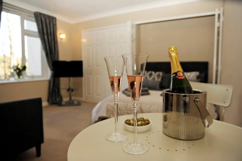 Dining area, Drinks, Alcoholic drinks