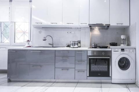 Modern fully-equipped house, 5 min walk from metro House in Chalandri