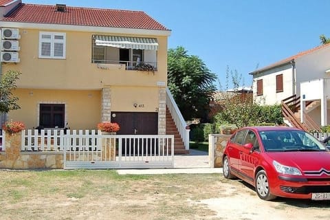 Property building, Facade/entrance, Off site