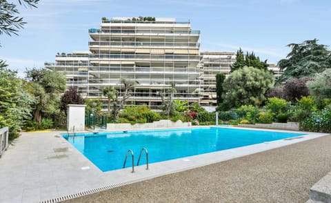 Property building, Day, Summer, Garden, On site, Garden view, Pool view, Swimming pool, sunbed