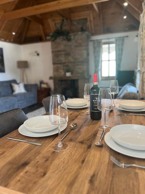 Food and drinks, Dining area, Drinks