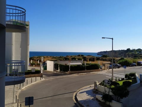 Sea view, Street view