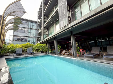 Swimming pool