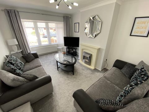 COLERIDGE LODGE House in Wyre District