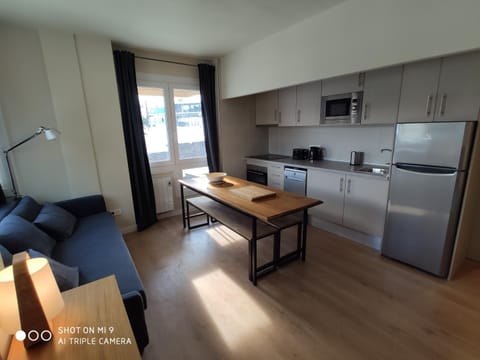 Kitchen or kitchenette, Living room
