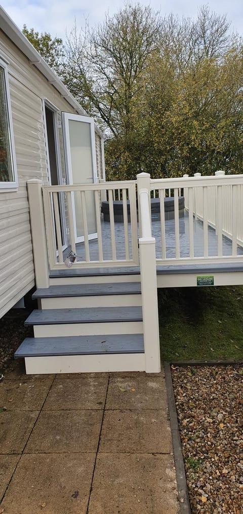 KSR Hot Tub Holiday Home at Tattershall Lakes House in Tattershall