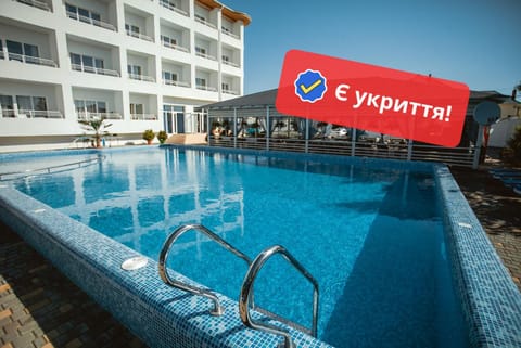 Swimming pool, Swimming pool
