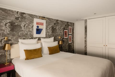 Bed, Photo of the whole room