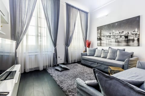 Elegant House Via Pia Apartment in Savona