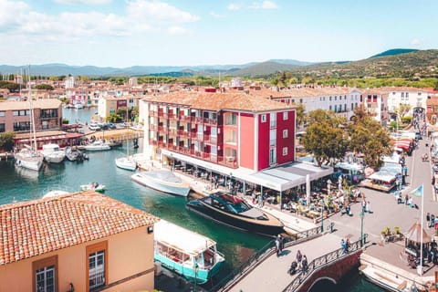 Property building, Bird's eye view, Location
