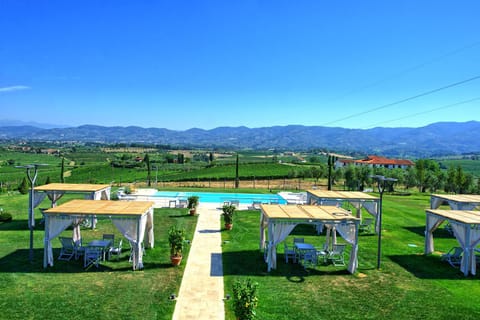 View (from property/room), Garden view, Pool view