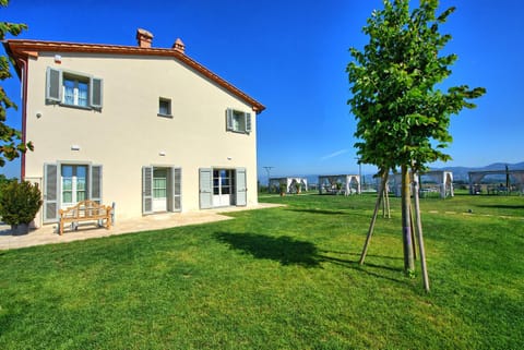 Facade/entrance, Garden