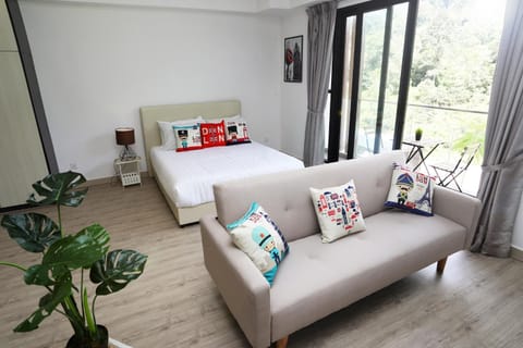 Bed, Living room