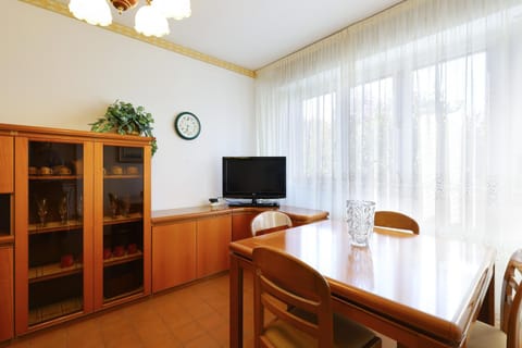 TV and multimedia, Dining area