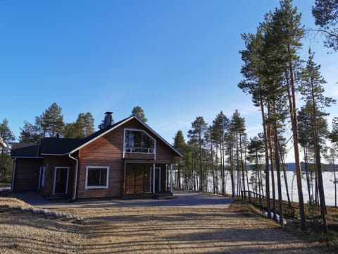 Autumn Leaf Ivalo Villa in Lapland