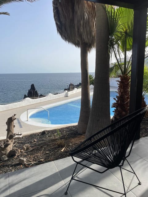 Balcony/Terrace, Sea view, Swimming pool
