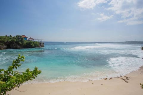 Kembang Villa House in Nusapenida